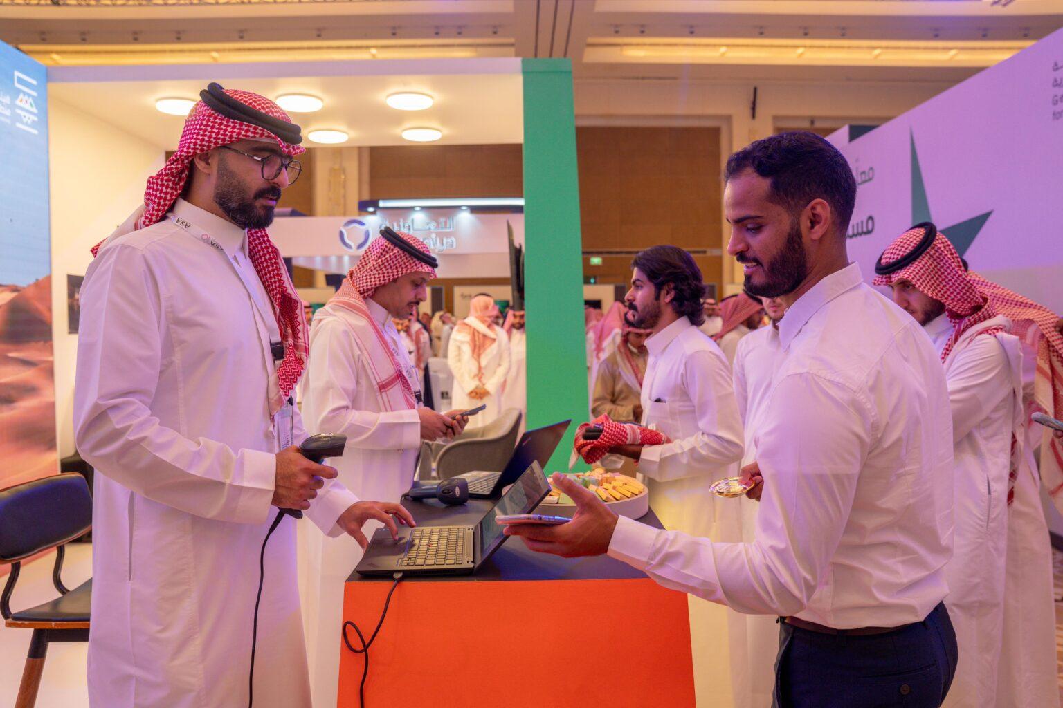 وقع نائب الرئيس التنفيذي لهيئة تطوير عسير د.عمرو العمري مذكرة تعاون مع شركة خطوة